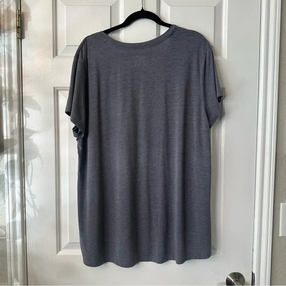 Old Navy Active Go-dry V-neck Tshirt - Picture 3 of 5